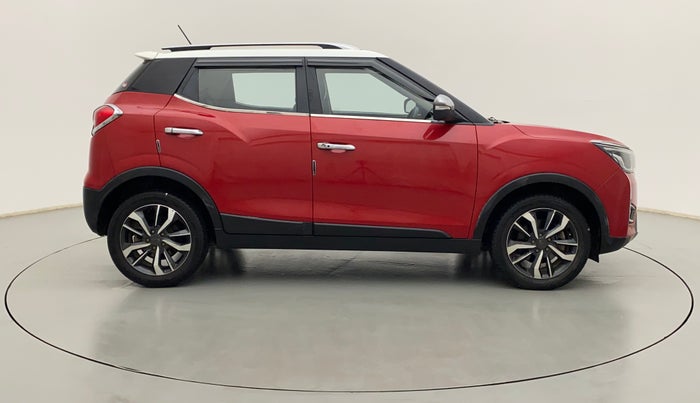 2019 Mahindra XUV300 W8(O) 1.2 PETROL DUAL TONE, Petrol, Manual, 14,483 km, Right Side View