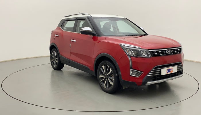 2019 Mahindra XUV300 W8(O) 1.2 PETROL DUAL TONE, Petrol, Manual, 14,483 km, Right Front Diagonal