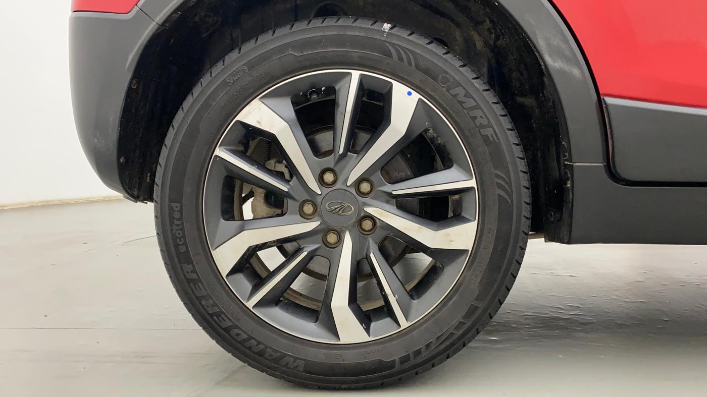 2019 Mahindra XUV300 W8(O) 1.2 PETROL DUAL TONE, Petrol, Manual, 14,483 km, Right Rear Wheel