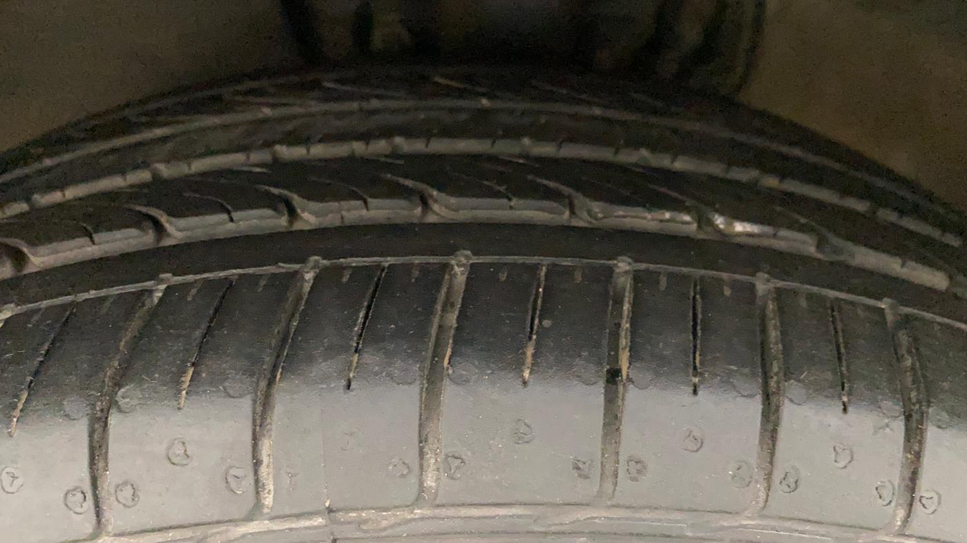 2021 Skoda Rapid STYLE TSI, Petrol, Manual, 14,676 km, Left Front Tyre Tread
