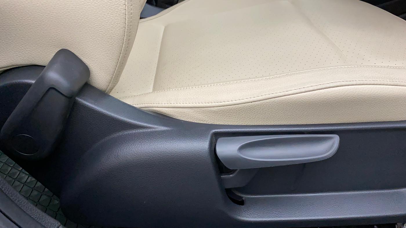 2021 Skoda Rapid STYLE TSI, Petrol, Manual, 14,676 km, Driver Side Adjustment Panel