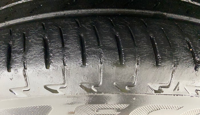 2020 Maruti IGNIS ZETA 1.2 AMT, Petrol, Automatic, 40,179 km, Right Front Tyre Tread