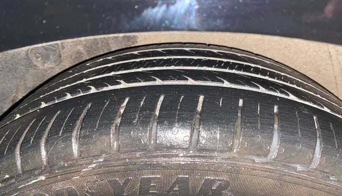 2014 Hyundai Verna FLUIDIC 1.4 VTVT CX, Petrol, Manual, 60,889 km, Right Rear Tyre Tread