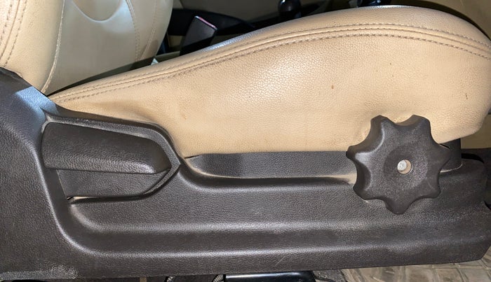 2014 Hyundai Verna FLUIDIC 1.4 VTVT CX, Petrol, Manual, 60,889 km, Driver Side Adjustment Panel