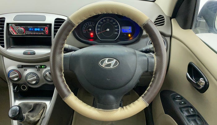 2012 Hyundai i10 MAGNA 1.2, CNG, Manual, Steering Wheel Close Up