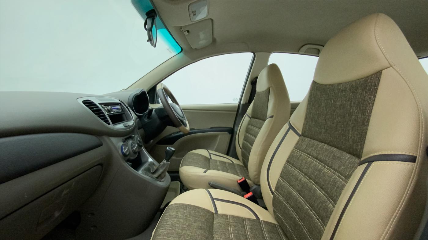 2012 Hyundai i10 MAGNA 1.2, CNG, Manual, Right Side Front Door Cabin