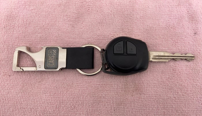 2015 Maruti Swift Dzire VXI 1.2 BS IV, Petrol, Manual, 25,493 km, Key Close Up