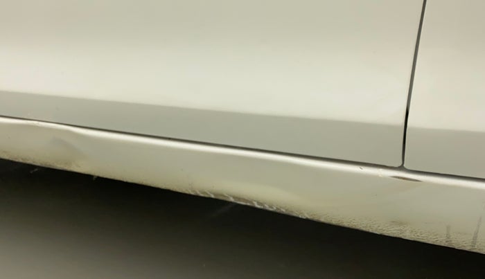 2014 Maruti Swift Dzire VXI, Petrol, Manual, 58,242 km, Left running board - Slightly dented
