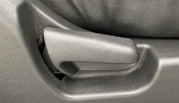 2016 Maruti Wagon R 1.0 VXI OPT, Petrol, Manual, 80,190 km, Driver Side Adjustment Panel