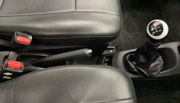2016 Maruti Wagon R 1.0 VXI OPT, Petrol, Manual, 80,190 km, Gear Lever