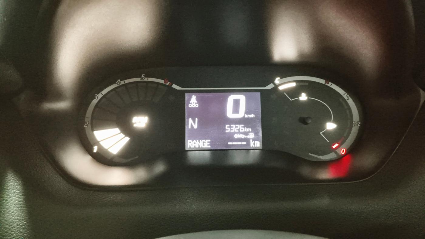 2025 Nissan MAGNITE Acenta B4D 1.0 Petrol AMT, Petrol, Automatic, 5,315 km, Odometer Image