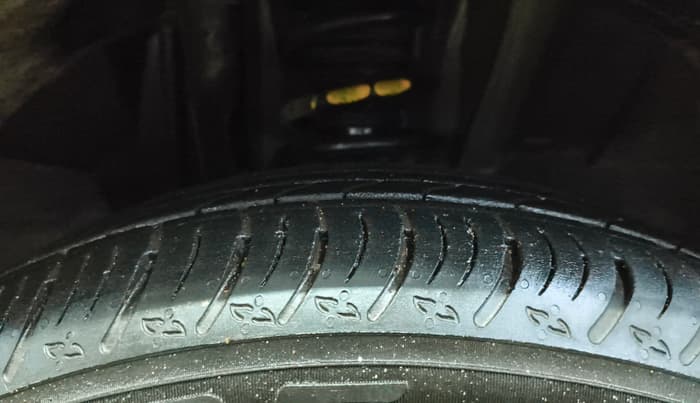 2025 Nissan MAGNITE Acenta B4D 1.0 Petrol AMT, Petrol, Automatic, 5,315 km, Right Front Tyre Tread