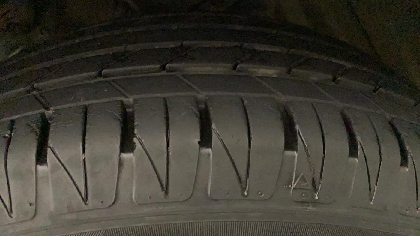 2020 Maruti Vitara Brezza ZXI PLUS AT SHVS, Petrol, Automatic, 17,444 km, Left Rear Tyre Tread