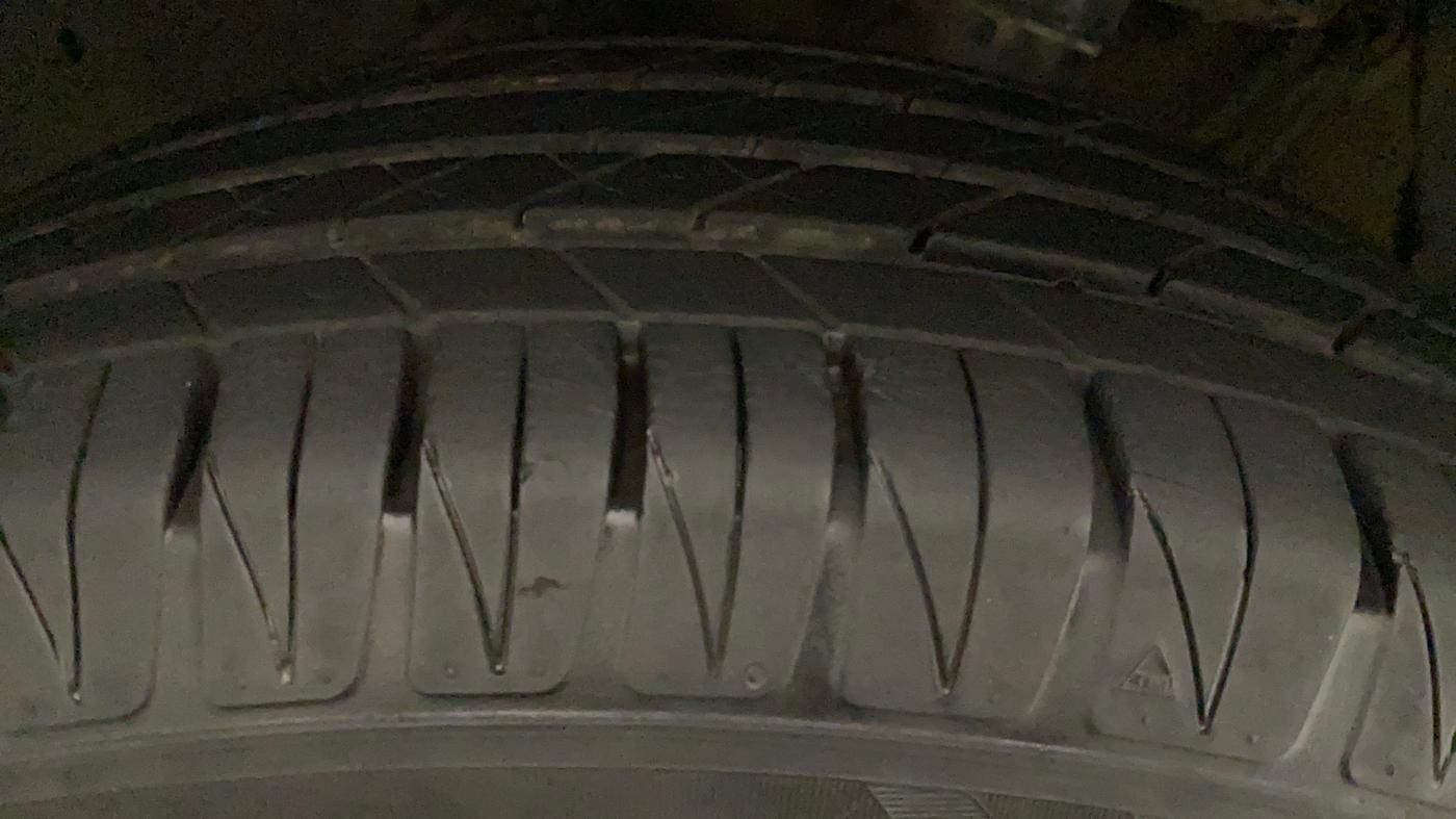 2020 Maruti Vitara Brezza ZXI PLUS AT SHVS, Petrol, Automatic, 17,444 km, Right Rear Tyre Tread
