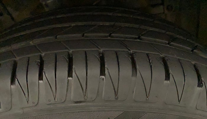 2020 Maruti Vitara Brezza ZXI PLUS AT SHVS, Petrol, Automatic, 17,444 km, Left Front Tyre Tread