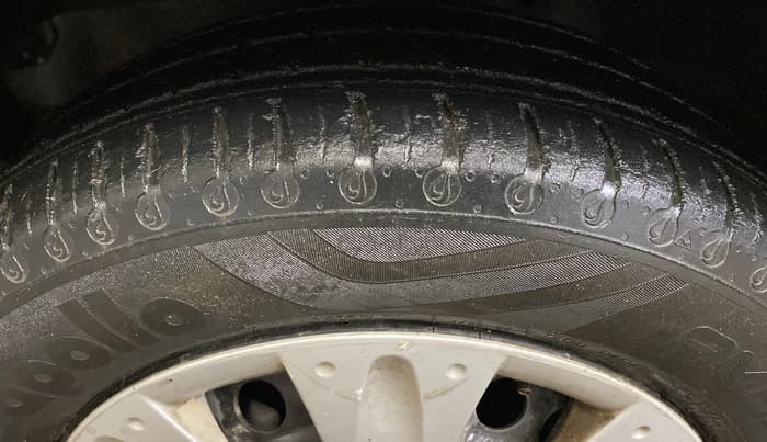 2017 Honda Amaze 1.2L I-VTEC S, Petrol, Manual, 43,103 km, Left Front Tyre Tread