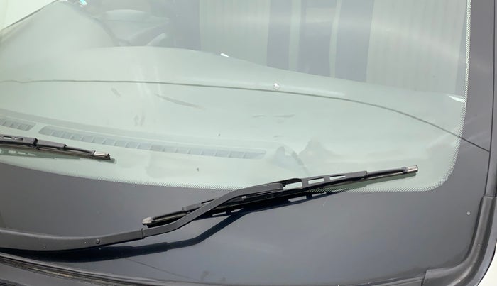 2013 Hyundai i10 ERA 1.1 IRDE, CNG, Manual, 68,648 km, Front windshield - Minor spot on windshield