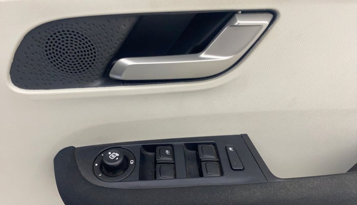 2023 Tata ALTROZ  XZ Plus (O) (S), Petrol, Manual, 11,697 km, Driver Side Door Panels Control