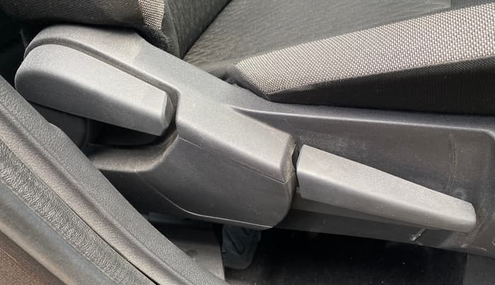 2021 Nissan MAGNITE XV TURBO CVT, Petrol, Automatic, 18,496 km, Driver Side Adjustment Panel