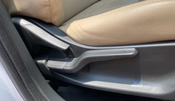 2019 Honda Amaze 1.2L I-VTEC VX, Petrol, Manual, 32,191 km, Driver Side Adjustment Panel