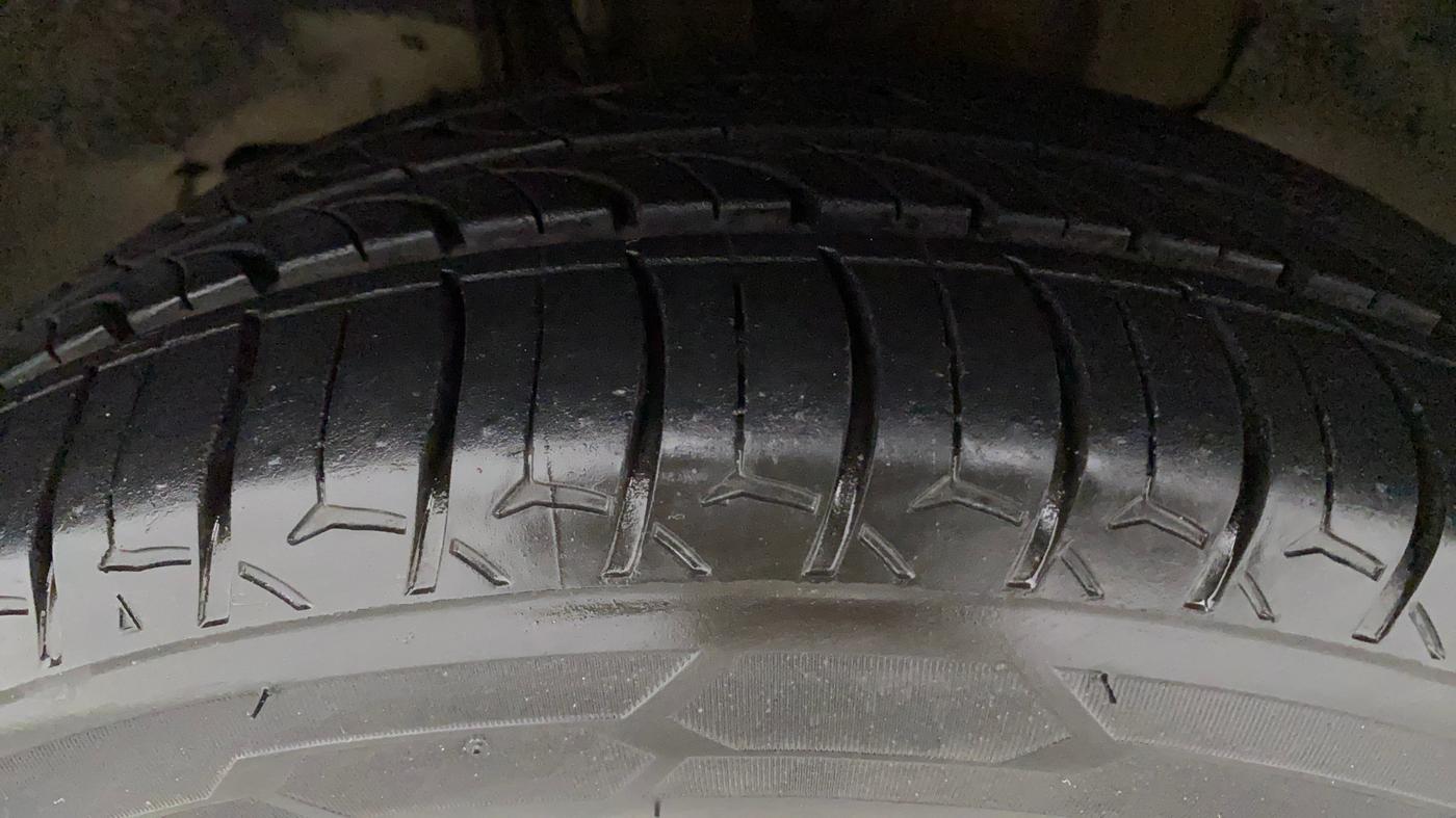 2018 Tata TIGOR XZ PETROL, Petrol, Manual, 72,359 km, Left Front Tyre Tread