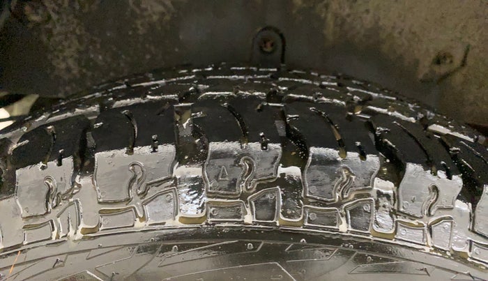 2021 Mahindra Thar LX  P 4WD AT CONVERTIBLE, Petrol, Automatic, 9,879 km, Right Rear Tyre Tread