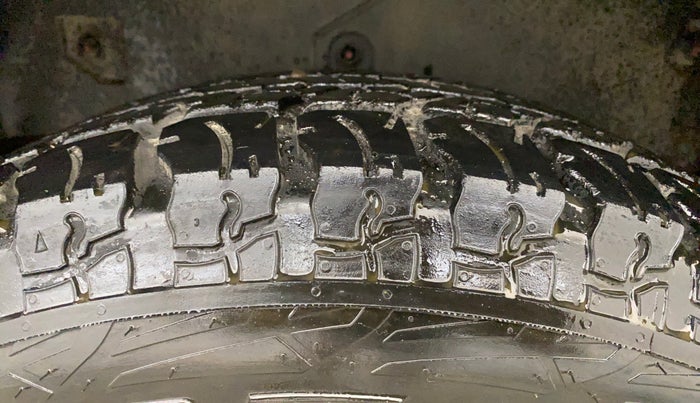 2021 Mahindra Thar LX  P 4WD AT CONVERTIBLE, Petrol, Automatic, 9,879 km, Left Rear Tyre Tread