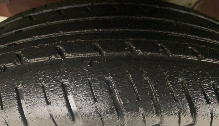 2016 Renault Kwid RXT 0.8, Petrol, Manual, 30,994 km, Left Front Tyre Tread