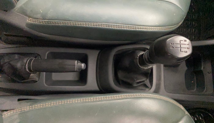 2016 Renault Kwid RXT 0.8, Petrol, Manual, 30,994 km, Gear Lever