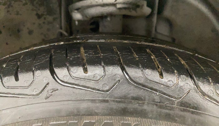 2023 Tata TIGOR XZ PLUS CNG LEATHERETTE PACK, CNG, Manual, 34,246 km, Left Front Tyre Tread