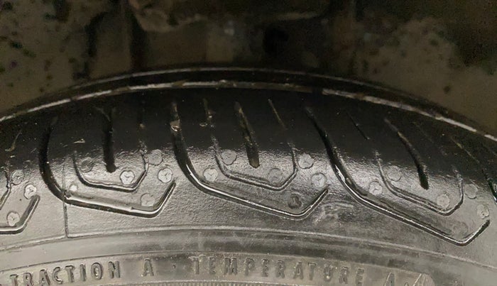 2023 Tata TIGOR XZ PLUS CNG LEATHERETTE PACK, CNG, Manual, 34,246 km, Right Front Tyre Tread