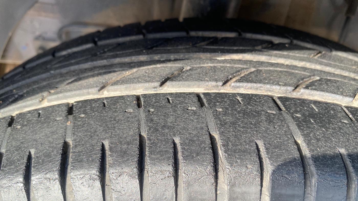 2018 Hyundai Elite i20 ASTA 1.2  CVT, Petrol, Automatic, 37,174 km, Right Rear Tyre Tread