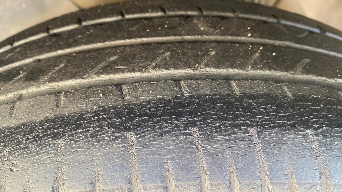2018 Hyundai Elite i20 ASTA 1.2  CVT, Petrol, Automatic, 37,174 km, Left Front Tyre Tread