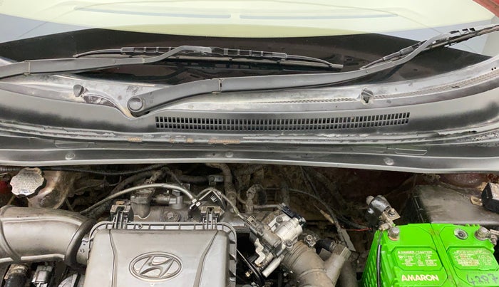 2010 Hyundai i10 MAGNA 1.1, Petrol, Manual, 1,46,275 km, Bonnet (hood) - Cowl vent panel has minor damage
