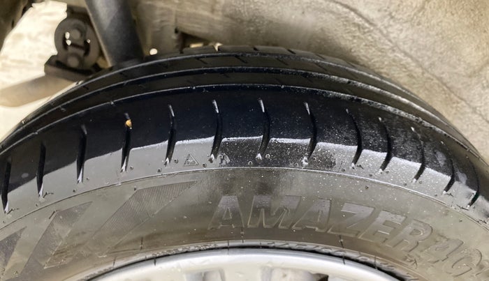 2017 Maruti Wagon R 1.0 LXI CNG, CNG, Manual, 86,321 km, Right Rear Tyre Tread