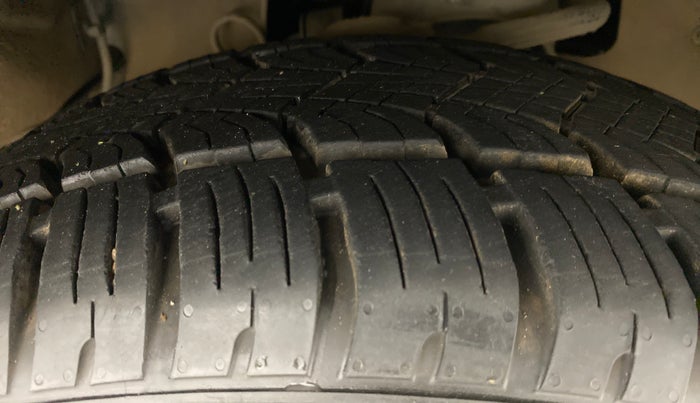 2017 Tata Hexa Varicor 400 XT, Diesel, Manual, 73,858 km, Right Front Tyre Tread