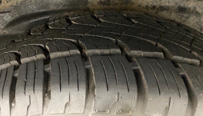 2017 Tata Hexa Varicor 400 XT, Diesel, Manual, 73,858 km, Left Rear Tyre Tread