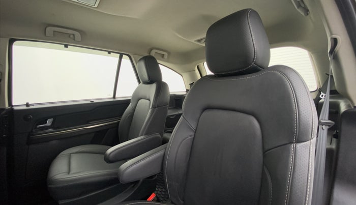 2017 Tata Hexa Varicor 400 XT, Diesel, Manual, 73,858 km, Right Side Rear Door Cabin