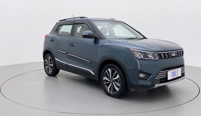 2021 Mahindra XUV300 W8 (O) 1.2 PETROL AMT, Petrol, Automatic, 27,952 km, Right Front Diagonal