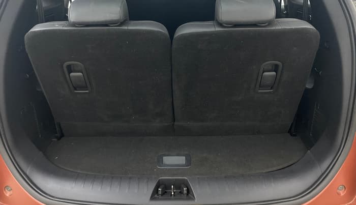 2024 Mahindra XUV700 AX 7 LUXURY P AT 7 STR, Petrol, Automatic, 28,763 km, Boot Inside