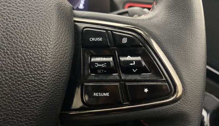 2024 Mahindra XUV700 AX 7 LUXURY P AT 7 STR, Petrol, Automatic, 28,763 km, Adaptive Cruise Control