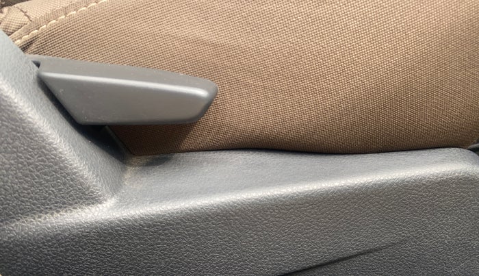 2017 Renault Duster 110 PS RXZ 4X2 AMT DIESEL, Diesel, Automatic, 73,461 km, Driver Side Adjustment Panel