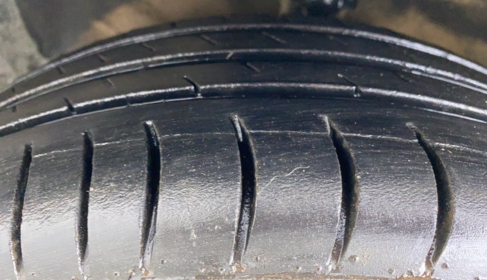 2013 Hyundai Santro Xing GLS, CNG, Manual, 81,527 km, Left Front Tyre Tread