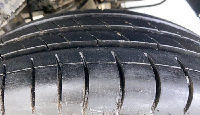 2013 Hyundai Santro Xing GLS, CNG, Manual, 81,527 km, Left Rear Tyre Tread