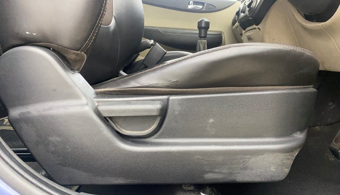 2013 Hyundai i20 ERA 1.2, Petrol, Manual, 36,048 km, Driver Side Adjustment Panel