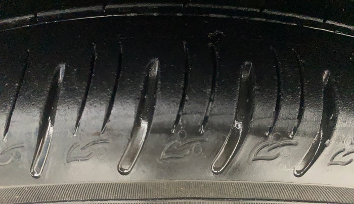 2022 KIA SONET HTX 1.0 DCT, Petrol, Automatic, 29,010 km, Left Front Tyre Tread