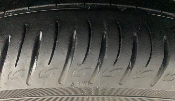 2022 KIA SONET HTX 1.0 DCT, Petrol, Automatic, 29,010 km, Right Front Tyre Tread