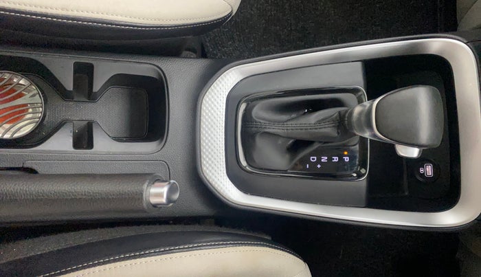 2022 KIA SONET HTX 1.0 DCT, Petrol, Automatic, 29,010 km, Gear Lever