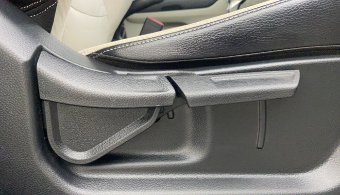 2022 KIA SONET HTX 1.0 DCT, Petrol, Automatic, 29,010 km, Driver Side Adjustment Panel