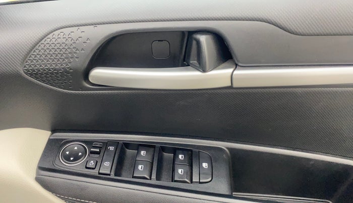 2022 KIA SONET HTX 1.0 DCT, Petrol, Automatic, 29,010 km, Driver Side Door Panels Control